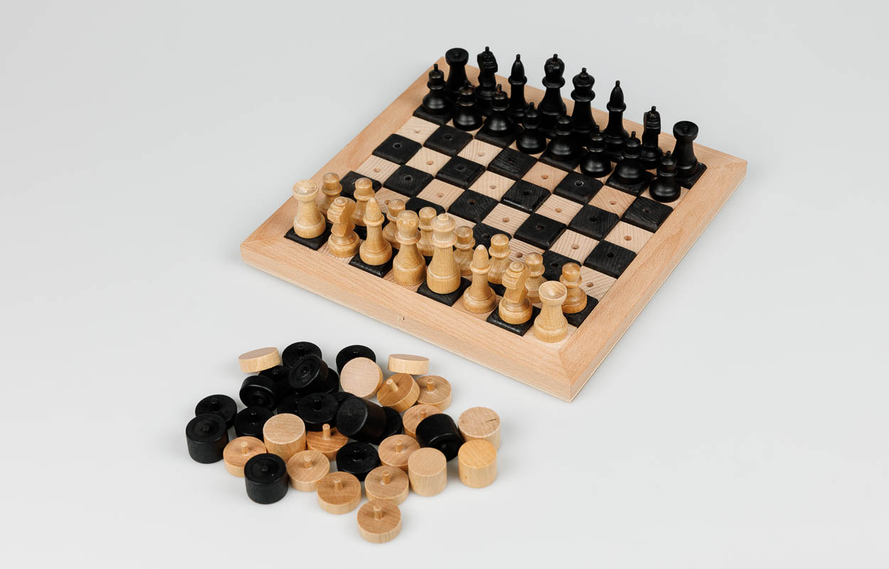 Schach- Damespiel taktil, kontrastreich